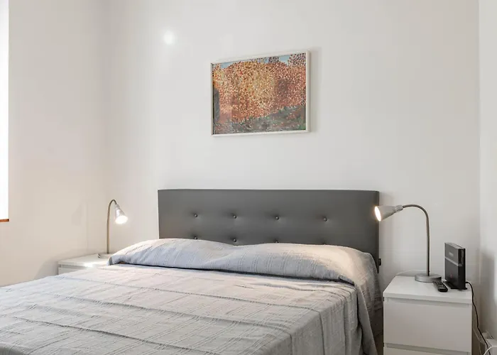 H11 Casa Tecla Centro-mare * San Remo